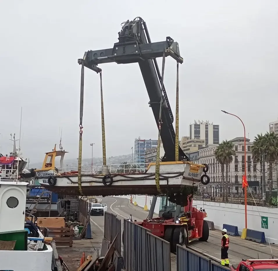Patricia del Carmen · construcción para turismo · Maniobra en puerto