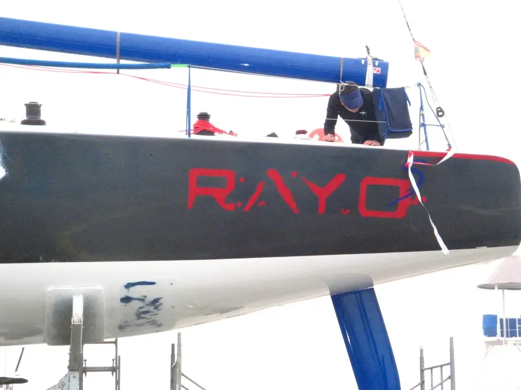 Yacht Rayo · pintura y mantención · Terminación exterior